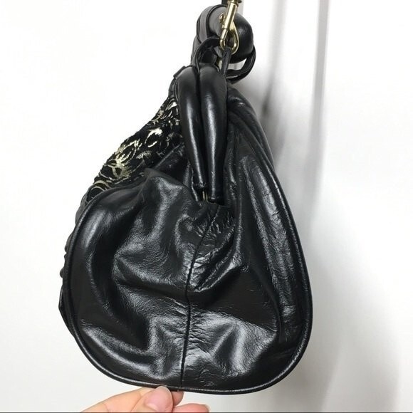 Lopez Camacho Gold Floral Design Leather Bag - Picture 4 of 15